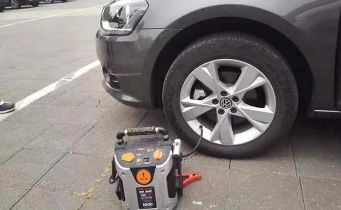 云梦汽车搭电案例