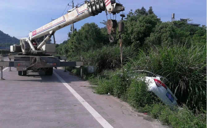 云梦重载吊车救援 云梦重载吊车救援